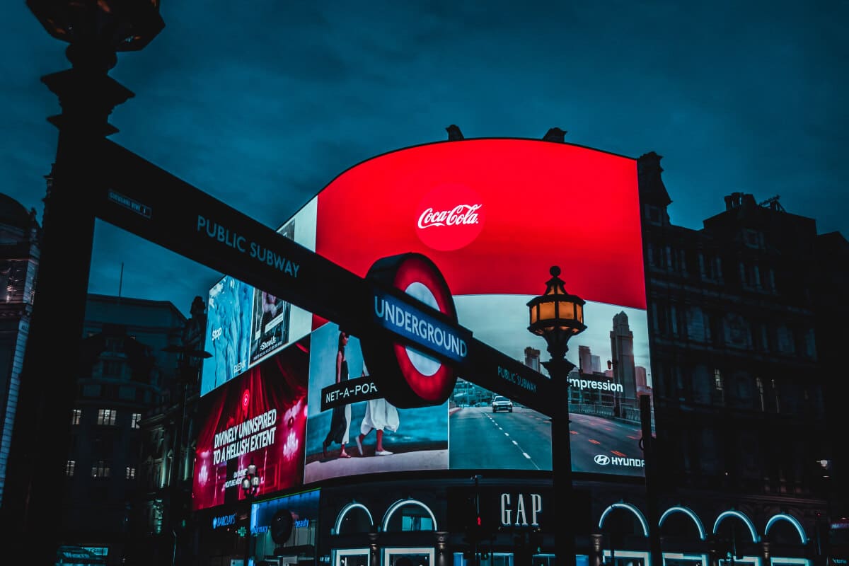 3 reasons why LED signs must be interactive