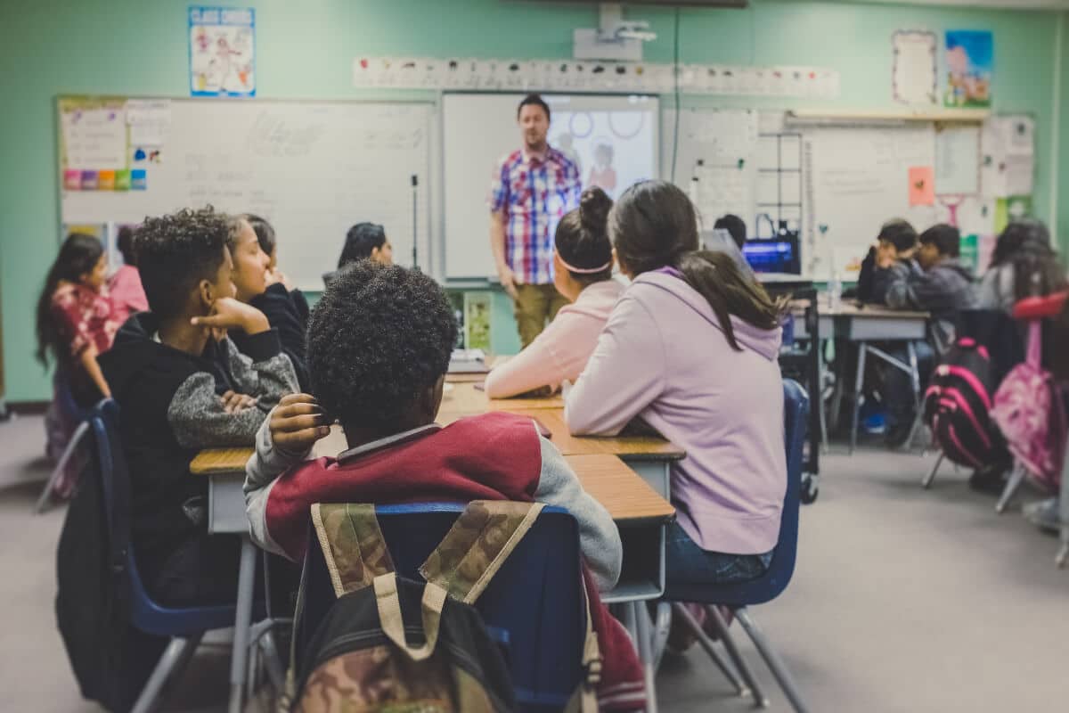 Save student lives with efficient emergency response on digital signage systems!