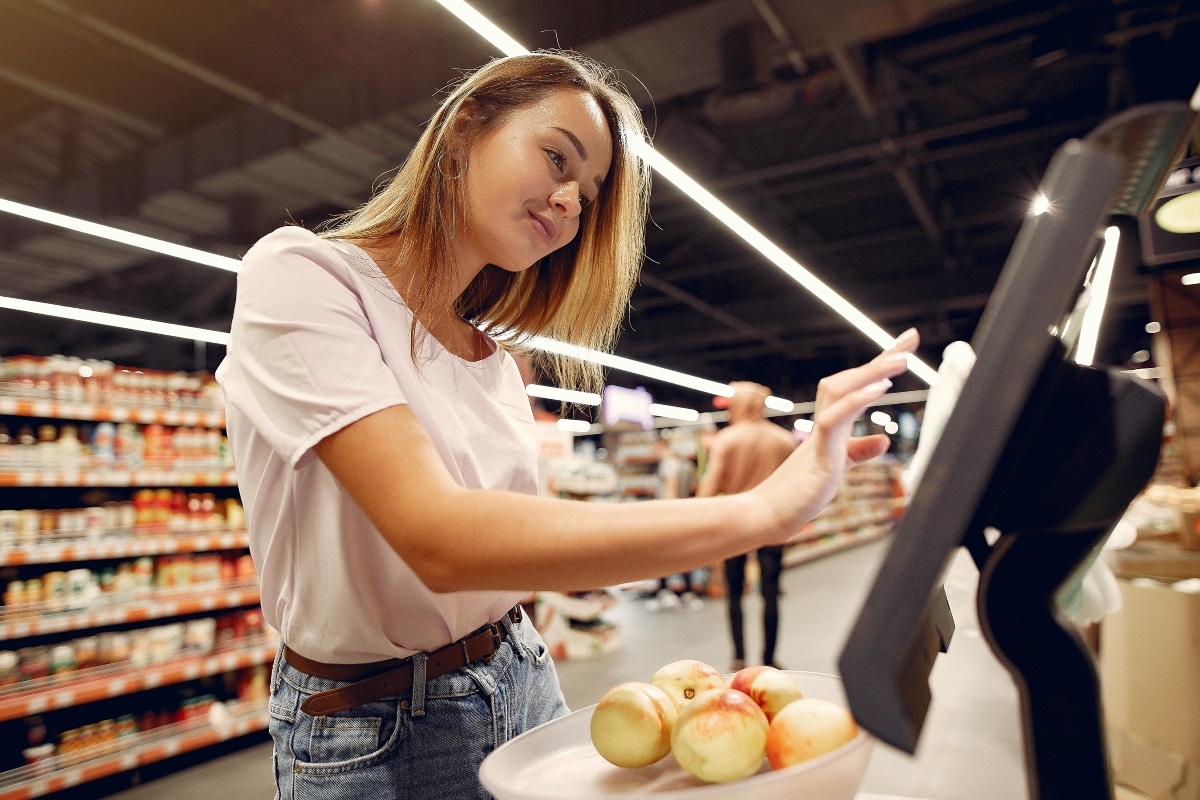 Incorporate AI and AR into your digital signage strategy