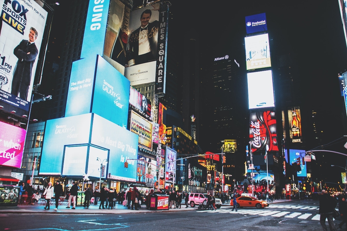 Highlighting the relevancy of outdoor digital signage