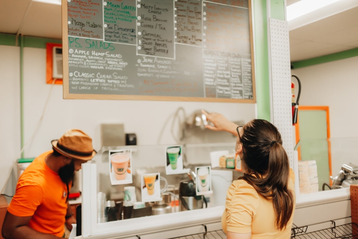 Benefits of digital menu boards in the hospitality industry