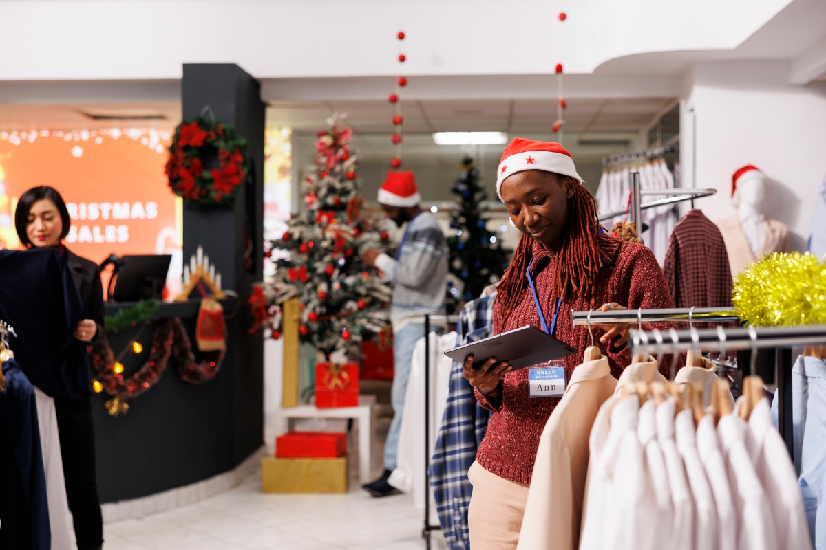 How to Deliver Targeted Ads on Your LED Sign This Season