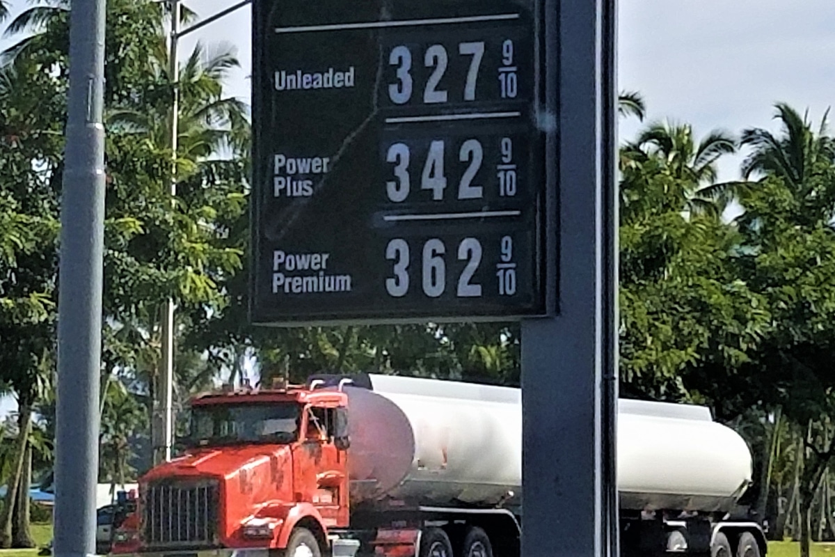 LED Gas Price Signs vs Traditional Pricing Boards: What’s Better for Your Gas Station?