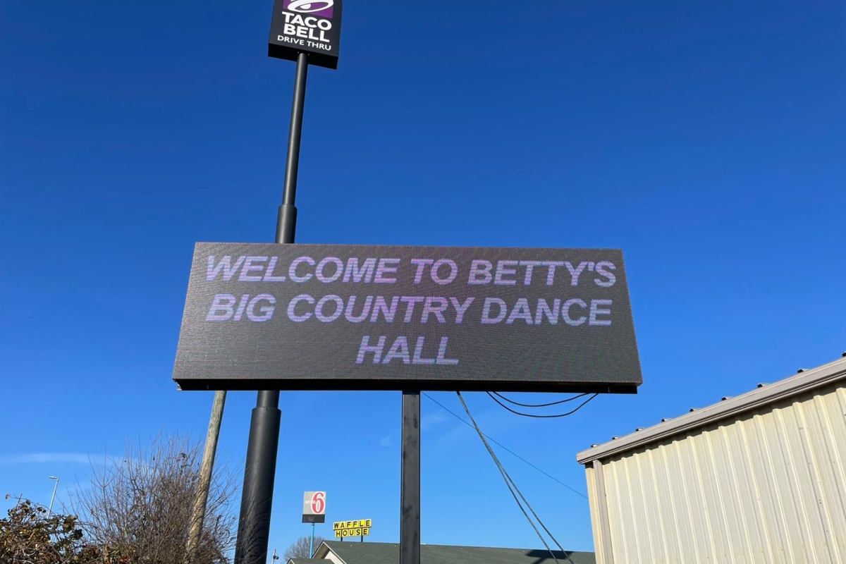 2x8 vs 3x8 vs 4x8 LED Signs: Which Size Is Best? – LED Craft